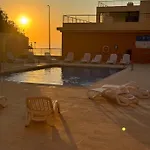 아파트 T1 Areia Branca